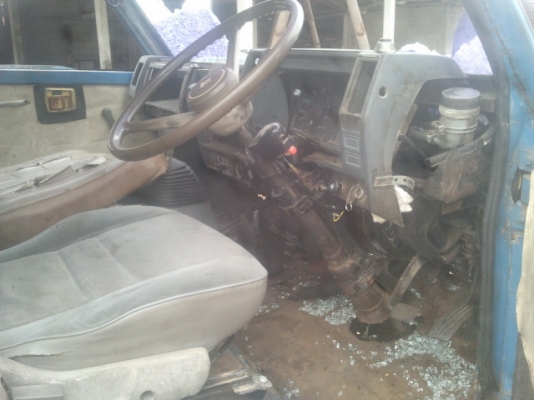 ขาย KS 32 วางหัวชีตาร์ เครื่อง 4BD1 ฝาดำเครื่อง่ดี แชชซีมีดามขายถูกๆไปเลยครับ ขาย KS 32 วางหัวชีตาร์ เครื่อง 4BD1 ฝาดำเครื่อง่ดี แชชซีมีดามขายถูกๆไปเลยครับ