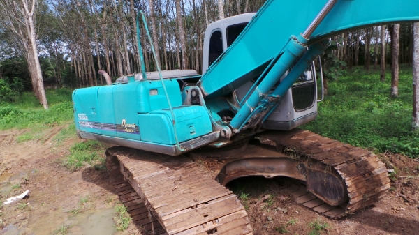 KOBELCO  YN09  มีเล่มทะเบียนพร้อมค่ะ