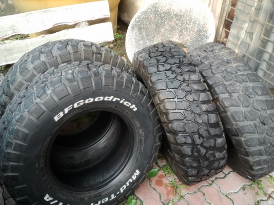 ขายยางมัด BF KM2 ขนาด 265 75 16กลางปี 09 ราคา9พัน