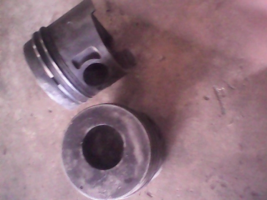 ขายลูกสูบนิสสันBd25พร้อมส่งครับ