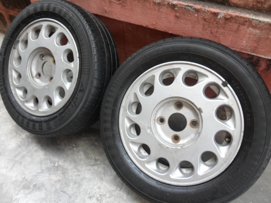 ขาย ล้อแม๊ก 15"  4/114  1 คู่   700 บาท  (แก้ไข 9-3-56)