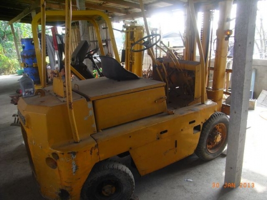 ขายโฟล์คลิฟ KOMATSU FD 25-1 2.5 ตัน ดีเซล  ดีๆ ถูกๆ