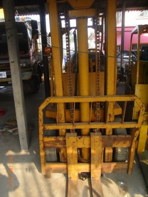 ขายโฟล์คลิฟ KOMATSU FD 25-1 2.5 ตัน ดีเซล  ดีๆ ถูกๆ