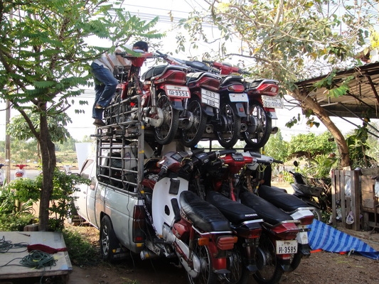 ขายฮอนด้าดรีม คุรุสภา สภาพสวยพร้อมใช้งาน (ทะเบียนพร้อมชุดโอน ) มีรถให้เลือก 35 คัน