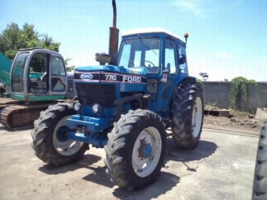 ขาย ด่วน  รถแทรกเตอร์ 80-99 แรงม้าFord 7710