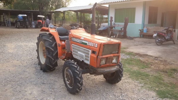 ขาย KUBOTA ZL2602DT เครื่องดี เกียร์ดี พร้อมผาน5 ครับ