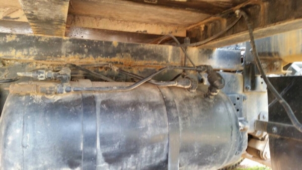 รถฮีโน่ 10 ล้อ ท้ายลาด F18 / 187 แรงม้า.  สนใจติดต่อ  081 - 6079515