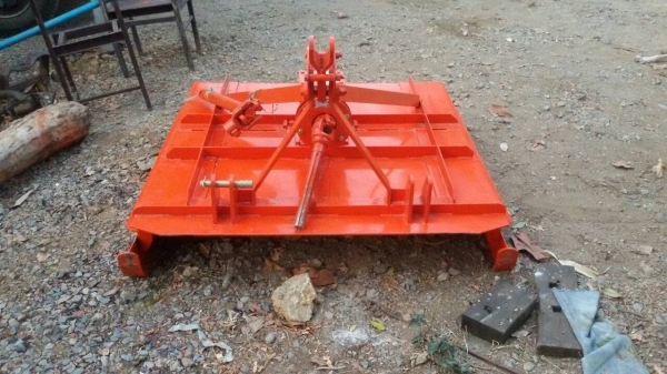 ขายที่ตัดหญ้าครับสภาพใหม่ยังไม่ได้ใช้ครับ