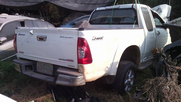 ขายรถตกถนนครับ เอกสารพร้อมโอน