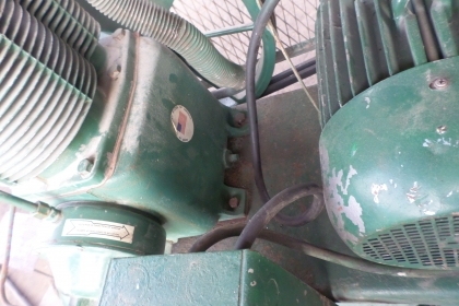 ขายปั๊มลม แชมเปี้ยน จาก USA ขนาด 300 ลิตร มอเตอร์ 5 แรงม้า ไฟ 380 โวลท์ 2 สูบ