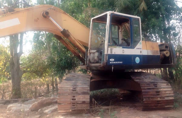 ***ขายแล้วครับขอบคุณ Truck2hand ขายPC200-5 แบคโฮยอดนิยม KOMATSU PC200-5 คอนโทรลยาว ไฟฟ้าตัด กล่องมี อุปกรณ์ค่อนข้างครบ เครื่องเดิม ปั้มเดิม เครื่องดี ปั้มแรง ทำงานดี เร็ว บูมอาร์มดี มีปะหน่อย บุ้งกี๋พอใช้ เอวดี แน่น ไม่แตก ไม่ร้าว ช่วงล่าง60\% โซ่พอใช้ แทร