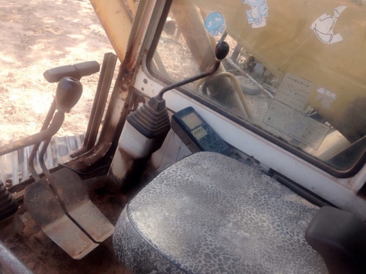 ***ขายแล้วครับขอบคุณ Truck2hand ขายPC200-5 แบคโฮยอดนิยม KOMATSU PC200-5 คอนโทรลยาว ไฟฟ้าตัด กล่องมี อุปกรณ์ค่อนข้างครบ เครื่องเดิม ปั้มเดิม เครื่องดี ปั้มแรง ทำงานดี เร็ว บูมอาร์มดี มีปะหน่อย บุ้งกี๋พอใช้ เอวดี แน่น ไม่แตก ไม่ร้าว ช่วงล่าง60\% โซ่พอใช้ แทร