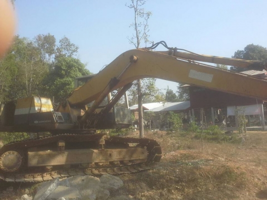 ***ขายแล้วครับขอบคุณ Truck2hand ขายPC200-5 แบคโฮยอดนิยม KOMATSU PC200-5 คอนโทรลยาว ไฟฟ้าตัด กล่องมี อุปกรณ์ค่อนข้างครบ เครื่องเดิม ปั้มเดิม เครื่องดี ปั้มแรง ทำงานดี เร็ว บูมอาร์มดี มีปะหน่อย บุ้งกี๋พอใช้ เอวดี แน่น ไม่แตก ไม่ร้าว ช่วงล่าง60\% โซ่พอใช้ แทร