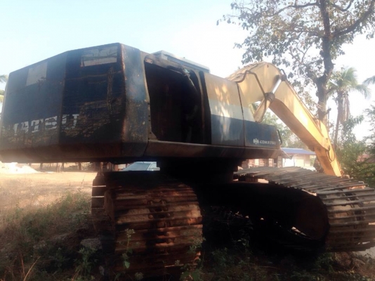 ***ขายแล้วครับขอบคุณ Truck2hand ขายPC200-5 แบคโฮยอดนิยม KOMATSU PC200-5 คอนโทรลยาว ไฟฟ้าตัด กล่องมี อุปกรณ์ค่อนข้างครบ เครื่องเดิม ปั้มเดิม เครื่องดี ปั้มแรง ทำงานดี เร็ว บูมอาร์มดี มีปะหน่อย บุ้งกี๋พอใช้ เอวดี แน่น ไม่แตก ไม่ร้าว ช่วงล่าง60\% โซ่พอใช้ แทร