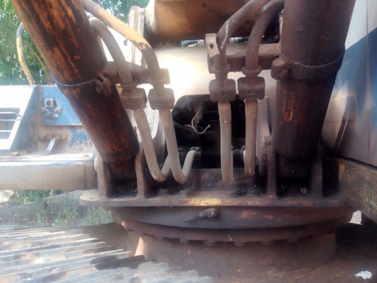 ***ขายแล้วครับขอบคุณ Truck2hand ขายPC200-5 แบคโฮยอดนิยม KOMATSU PC200-5 คอนโทรลยาว ไฟฟ้าตัด กล่องมี อุปกรณ์ค่อนข้างครบ เครื่องเดิม ปั้มเดิม เครื่องดี ปั้มแรง ทำงานดี เร็ว บูมอาร์มดี มีปะหน่อย บุ้งกี๋พอใช้ เอวดี แน่น ไม่แตก ไม่ร้าว ช่วงล่าง60\% โซ่พอใช้ แทร