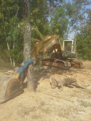 ***ขายแล้วครับขอบคุณ Truck2hand ขายPC200-5 แบคโฮยอดนิยม KOMATSU PC200-5 คอนโทรลยาว ไฟฟ้าตัด กล่องมี อุปกรณ์ค่อนข้างครบ เครื่องเดิม ปั้มเดิม เครื่องดี ปั้มแรง ทำงานดี เร็ว บูมอาร์มดี มีปะหน่อย บุ้งกี๋พอใช้ เอวดี แน่น ไม่แตก ไม่ร้าว ช่วงล่าง60\% โซ่พอใช้ แทร