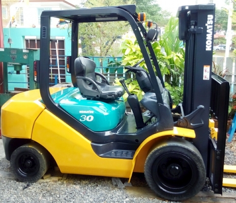 โคมัตสุดีเซลขนาด 3 ตัน รุ่น  FD30-16 เสา 3 เมตร 081-3535-948