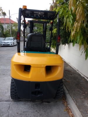 โคมัตสุดีเซลขนาด 3 ตัน รุ่น  FD30-16 เสา 3 เมตร 081-3535-948