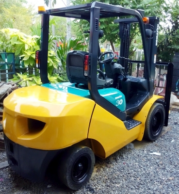 โคมัตสุดีเซลขนาด 3 ตัน รุ่น  FD30-16 เสา 3 เมตร 081-3535-948