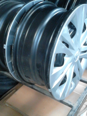 กะทะป้ายแดง 5 รู ขอบ 15 วีโก้  ชุด 4 วง โทร.081-427-3941