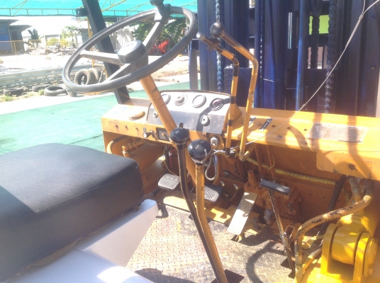 ขายรถฟอร์คลิฟท์Komatsuรุ่นFd35-2มือสองญี่ปุ่นเสาสูง6เมตร