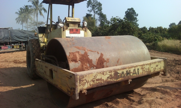 ขายด่วนรถบดSAKAI-SV500Dสั่นสเทือน2เพลามีทะเบืยน10ตัน