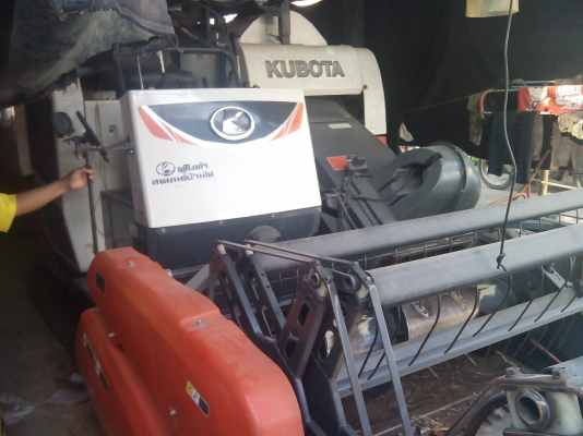 ขายรถเกี่ยวข้าว KUBOTA DC 70 E พร้อมเทรนเลอร์  รถสวยมาก เครี่องดี พร้อมใช้งาน ปี 2555