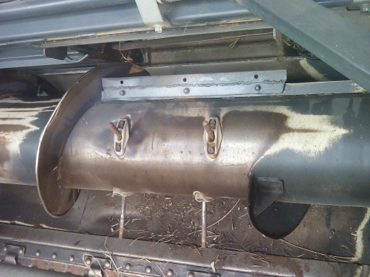 ขายรถเกี่ยวข้าว KUBOTA DC 70 E พร้อมเทรนเลอร์  รถสวยมาก เครี่องดี พร้อมใช้งาน ปี 2555