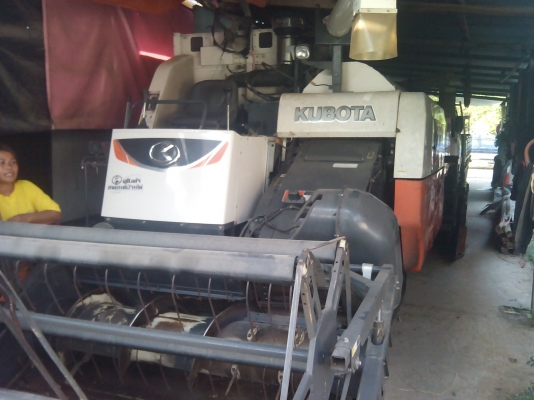 ขายรถเกี่ยวข้าว KUBOTA DC 70 E พร้อมเทรนเลอร์  รถสวยมาก เครี่องดี พร้อมใช้งาน ปี 2555