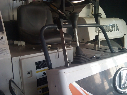 ขายรถเกี่ยวข้าว KUBOTA DC 70 E พร้อมเทรนเลอร์  รถสวยมาก เครี่องดี พร้อมใช้งาน ปี 2555