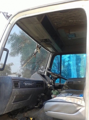 HINO FD 195 HP HO7D หกล้อดั๊มพ์ กระบะดั๊มพ์เหล็ก 5 ตันความยาว 3.60 เมตรอย่างสวย เครื่องแรกดีไม่มีเยิ้ม หัวเก๋งลายสวยภายในเก๋งคอนโซลสวยครบอุปกรณ์พร้อม พวงมาลัยเพาเวอร์ ระบบเบรคทริ๊ปฟี้ ช่วงล่างใหญ่คัชซีสวยไม่มีดาม ยาง 8.25 ขอบ 16 สภาพดี 70\% พร้อมใช้งาน เอก HINO FD 195 HP HO7D หกล้อดั๊มพ์ กระบะดั๊มพ์เหล็ก 5 ตันความยาว 3.60 เมตรอย่างสวย เครื่องแรกดีไม่มีเยิ้ม หัวเก๋งลายสวยภายในเก๋งคอนโซลสวยครบอุปกรณ์พร้อม พวงมาลัยเพาเวอร์ ระบบเบรคทริ๊ปฟี้ ช่วงล่างใหญ่คัชซีสวยไม่มีดาม ยาง 8.25 ขอบ 16 สภาพดี 70\% พร้อมใช้งาน เอก