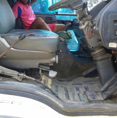 HINO FD 195 HP HO7D หกล้อดั๊มพ์ กระบะดั๊มพ์เหล็ก 5 ตันความยาว 3.60 เมตรอย่างสวย เครื่องแรกดีไม่มีเยิ้ม หัวเก๋งลายสวยภายในเก๋งคอนโซลสวยครบอุปกรณ์พร้อม พวงมาลัยเพาเวอร์ ระบบเบรคทริ๊ปฟี้ ช่วงล่างใหญ่คัชซีสวยไม่มีดาม ยาง 8.25 ขอบ 16 สภาพดี 70\% พร้อมใช้งาน เอก HINO FD 195 HP HO7D หกล้อดั๊มพ์ กระบะดั๊มพ์เหล็ก 5 ตันความยาว 3.60 เมตรอย่างสวย เครื่องแรกดีไม่มีเยิ้ม หัวเก๋งลายสวยภายในเก๋งคอนโซลสวยครบอุปกรณ์พร้อม พวงมาลัยเพาเวอร์ ระบบเบรคทริ๊ปฟี้ ช่วงล่างใหญ่คัชซีสวยไม่มีดาม ยาง 8.25 ขอบ 16 สภาพดี 70\% พร้อมใช้งาน เอก