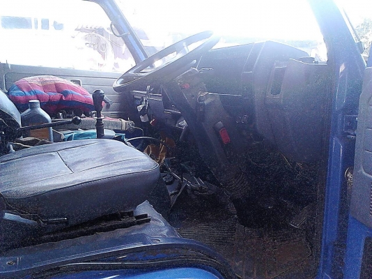 หกล้อ อีซูซุ NPR115แรงเครน2.9ตัน3ปอก2ชัก สภาพดึไช้งานตลอด  มึเงินแค่ 180,000