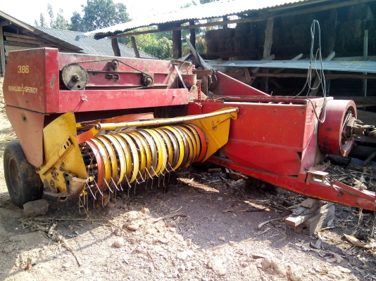 เครื่องอัดฟางนิวฮอนแลนด์พร้อมใช้งานเลยครับ