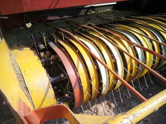 เครื่องอัดฟางนิวฮอนแลนด์พร้อมใช้งานเลยครับ