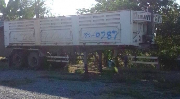 ขายด่วนหางพ่วงดั้มสามมิตรยาว8.5เมตรยิ่งหน้าทะเบืยนพร้อม