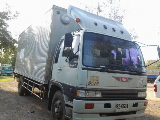 ขาย6ล้อHINO FF3H 195แรงยาว6.5เมตรรถห้างแท้