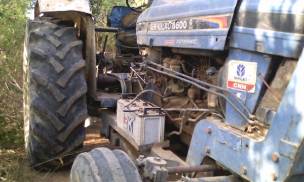 ขายรถไถฟอร์ด เสื้อลาย