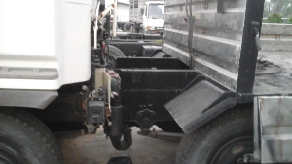 สิบสองล้อมือสอง,Hino F18 วางเครื่อง Deawoo 360 เกียร์ฟูลเลอ สองคานหน้าท้ายลาดมีบรรได สิบสองล้อมือสอง,Hino F18 วางเครื่อง Deawoo 360 เกียร์ฟูลเลอ สองคานหน้าท้ายลาดมีบรรได