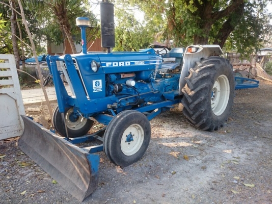 ขายรถไถ FORD 6600 พร้อม ผานดันหน้า + ผาน 3 สภาพพร้อมใช้