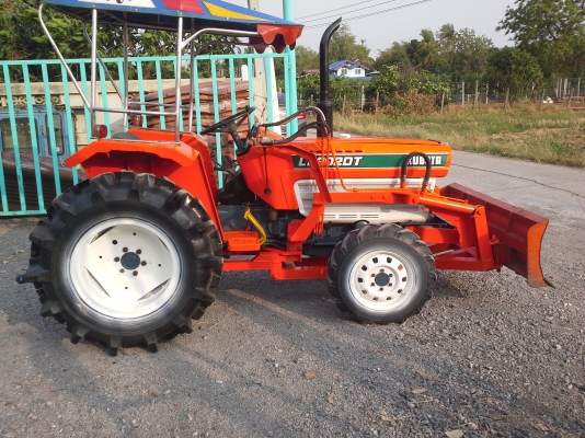 คูโบต้า2202dtสองเพลาพร้อมดันหน้าผาน3พร้อมใช้ครับ