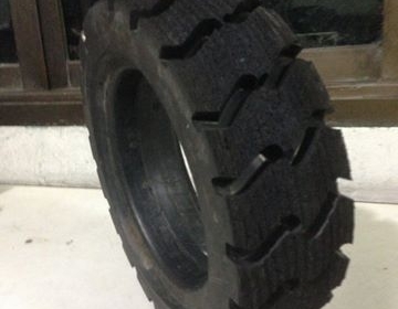 รับแกะดอกยางตันเพื่อยืดอายุการใช้งานนาน  2-3 เดือน คร้า