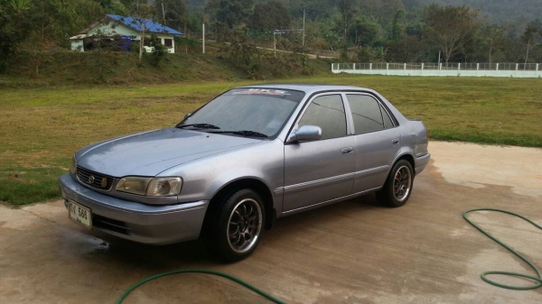 toyota  corolla  ปี97 ติดlpg  เกียร์ธรรมดา