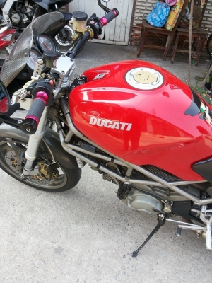 ขายคับ ducati m900 ปี 02-03 หัวฉีดแล้ว ประหยัดน้ำมัน  เอกสาร สรรพสามิต เครื่องชัวส์ ทอร์คจัดๆ สีสวยเลี่ยม พร้อมออกทริป ของแต่งให้หมดยกเว้นท่อ แต่มีท่อเดิมผ่าเสียงโหดๆให้คับ  เปิดราคา 132000 ต่อรองได้คับ