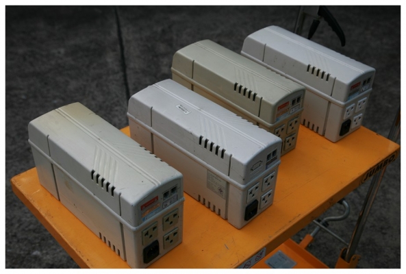 ขายเครื่องสำรองไฟ UPS 4 เครื่อง