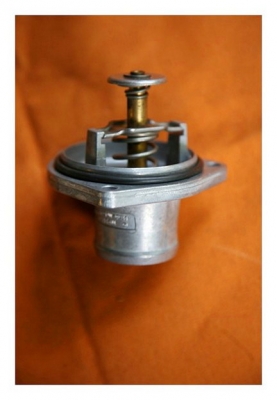 Thermostat เครื่อง Benz  M119แท้ของใหม่ค้างสต้อก