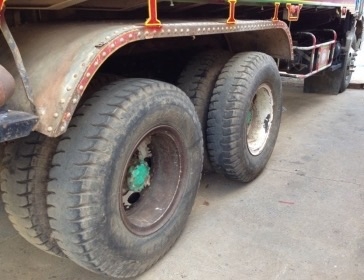 HINO FM 3M 320 HP PO9 สิบล้อดั๊มพ์ 2 เพลา กระบะดั๊มพ์คอกมิเนียม 12 ตันของอู่ ส.สุชัย สุพรรณบุรี เครื่องยนต์ 320 แน่นดีแรงดีมากครับ มีระบบลากพ่วงติดตั้งครบพร้อมใช้งาน ภายในเก๋งสวยใสอุปกรณ์ภายในครบครัน แอร์ พ.เพาเวอร์ ระบบเบรคทริ๊ปฟี้ เอกสารทะเบียนครบพรัอม