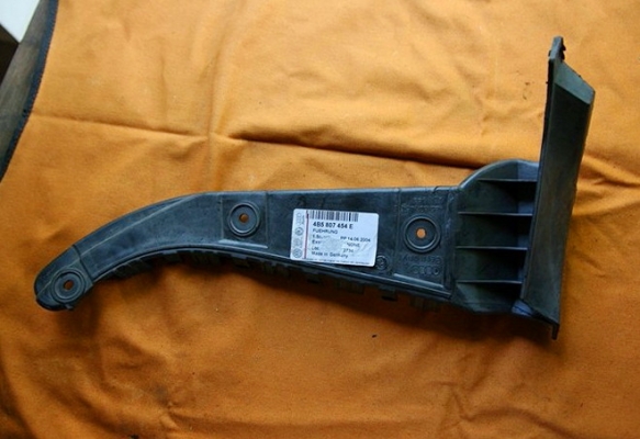 แผงเก็บสายไฟ Audi แท้สภาพดี