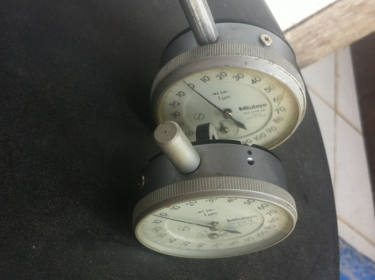ไดอัลเกจ ( dial gauge) ยี่ห้อ Mitutoyo ความละเอียด 0.001 มม.(ละเอียดมาก) ไดอัลเกจ ( dial gauge) ยี่ห้อ Mitutoyo ความละเอียด 0.001 มม.(ละเอียดมาก)