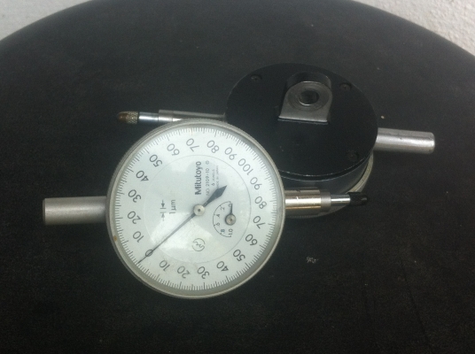 ไดอัลเกจ ( dial gauge) ยี่ห้อ Mitutoyo ความละเอียด 0.001 มม.(ละเอียดมาก) ไดอัลเกจ ( dial gauge) ยี่ห้อ Mitutoyo ความละเอียด 0.001 มม.(ละเอียดมาก)